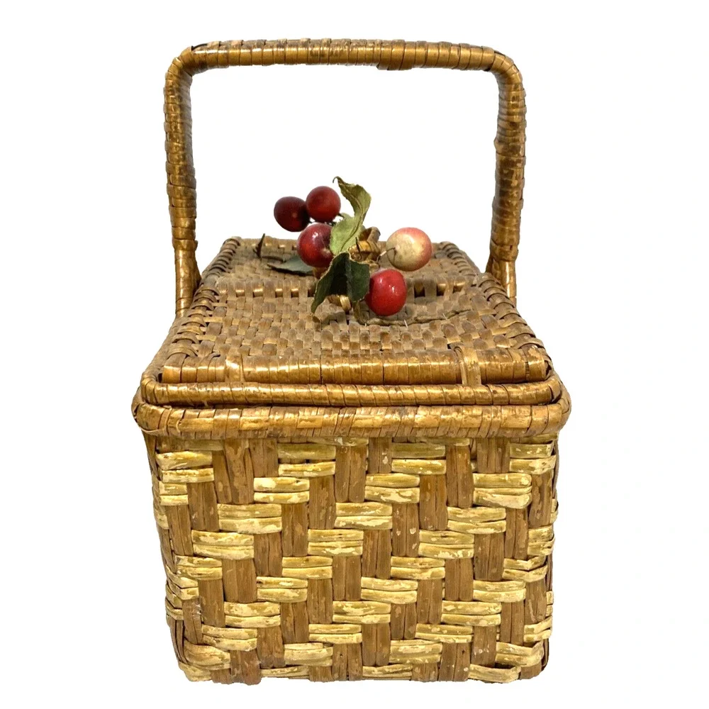 Vintage Woven Market Basket Small Split Lid Top Handle Carrier Wicker & Fruit